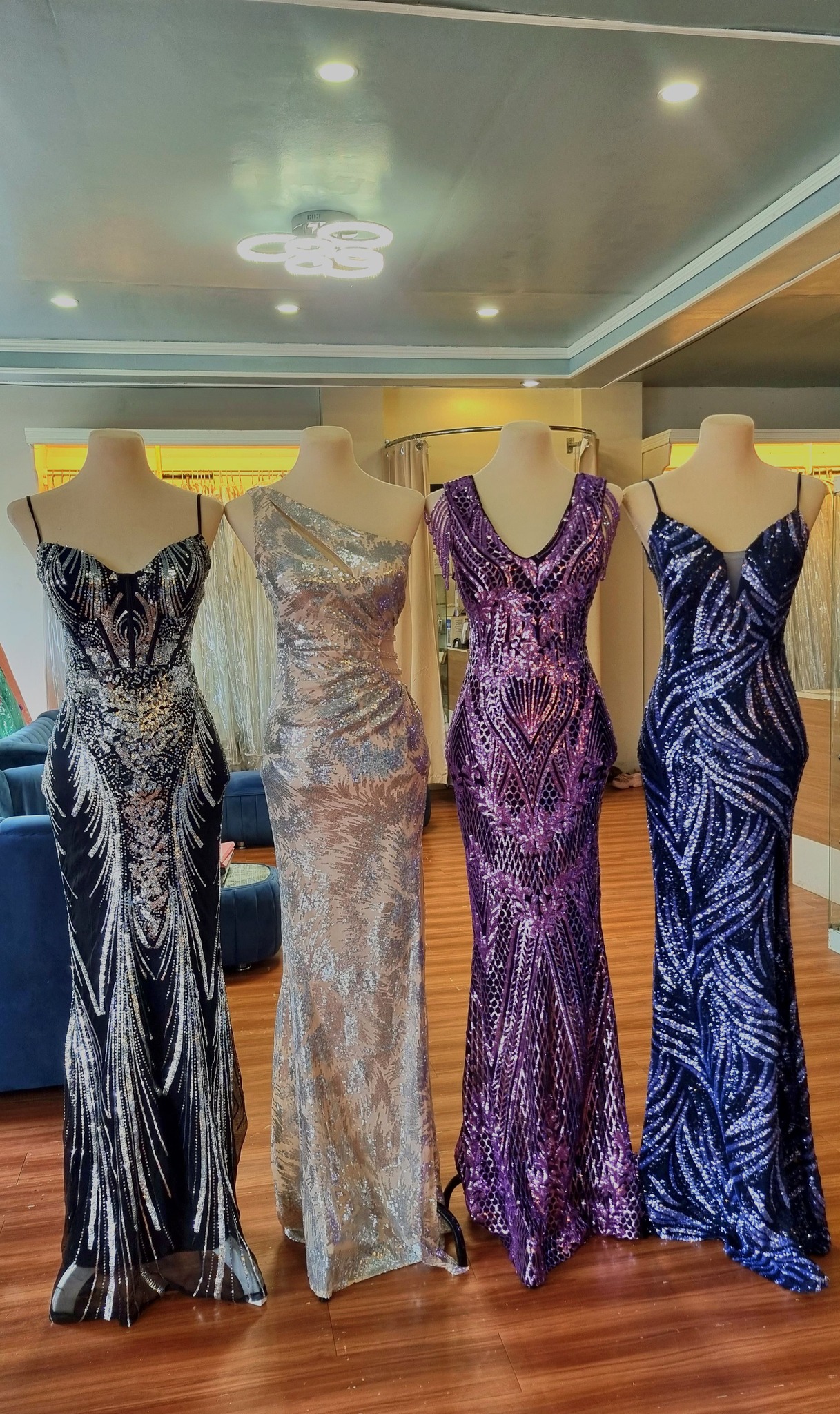 Elegant evening dress with flowing skirt